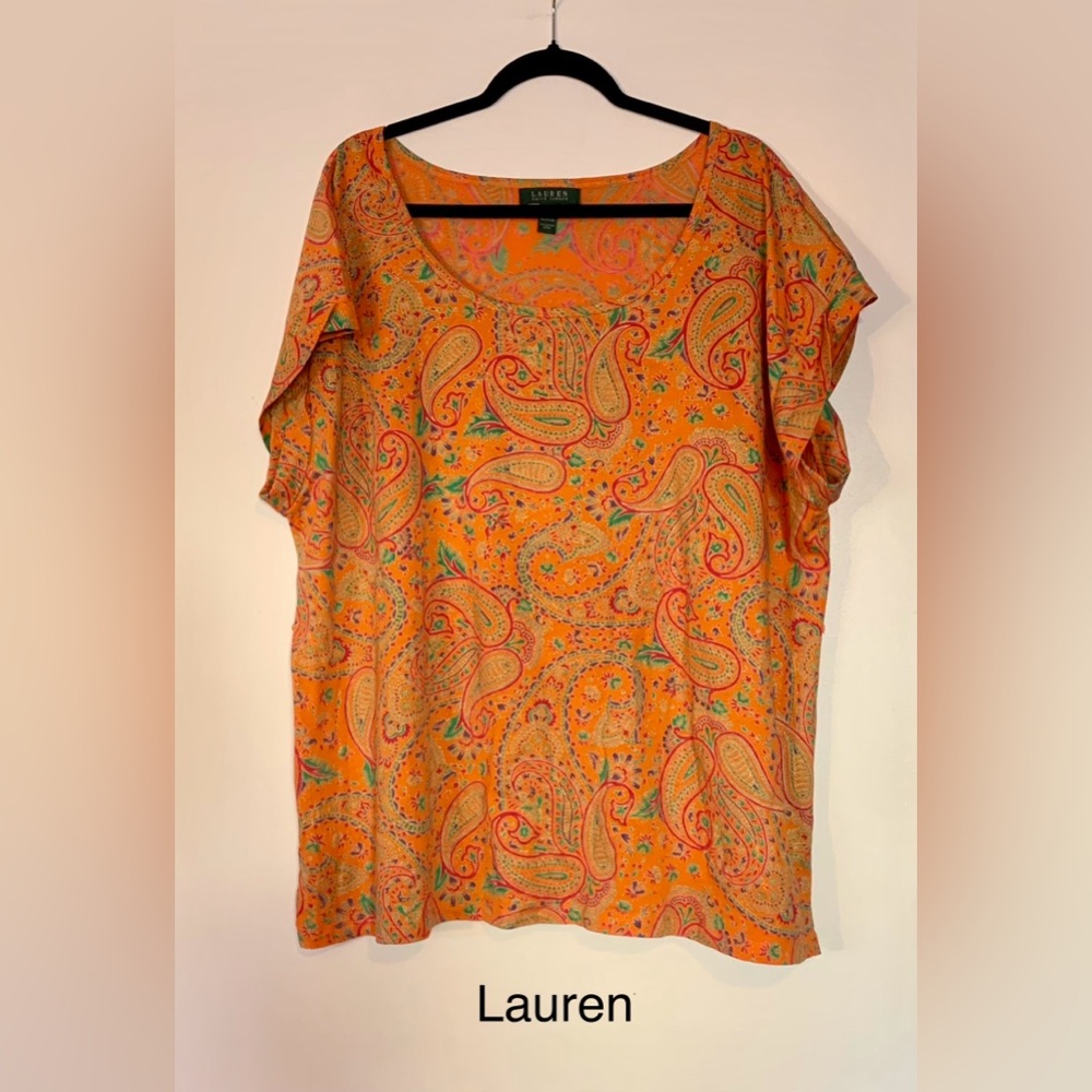 ☀️ 130 LAUREN plus paisley print tee with cuffed cap sleeves